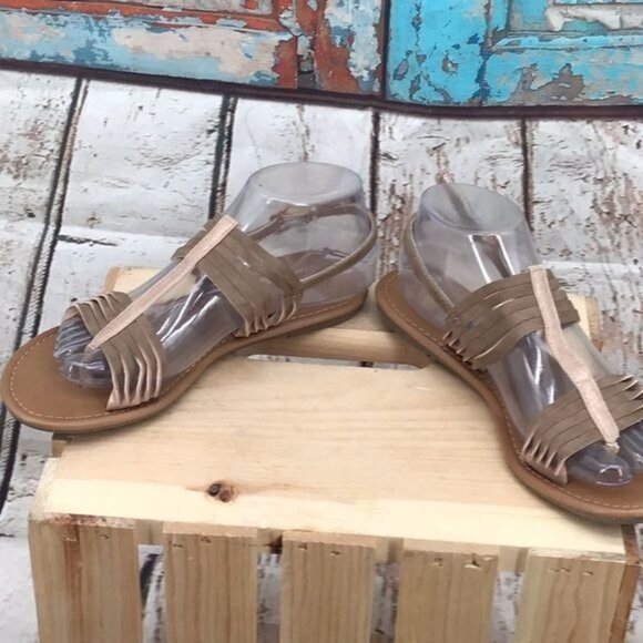 Maurices Womans 8 Brown Gold Twisted Strappy Sling Back Thong Faux Leather Sanda - Picture 3 of 8